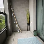 Cozy Urban - Balcony With Garden View Братислава
