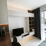 Cozy Urban - Balcony With Garden View *