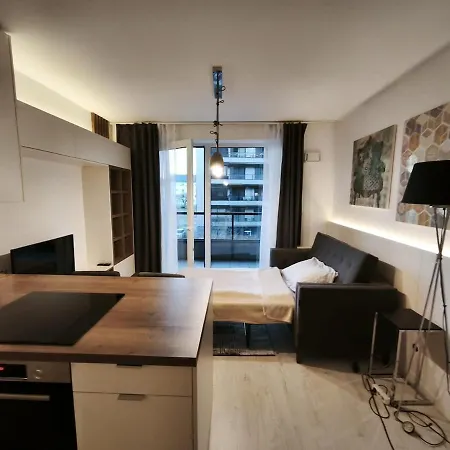 Cozy Urban - Balcony With Garden View *