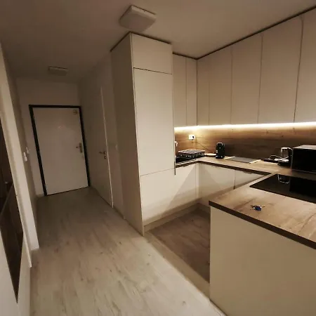 Cozy Urban - Balcony With Garden View Apartment Bratislava