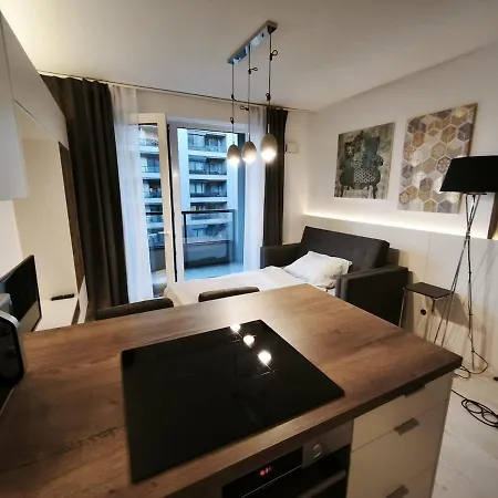 Cozy Urban - Balcony With Garden View Apartment Bratislava