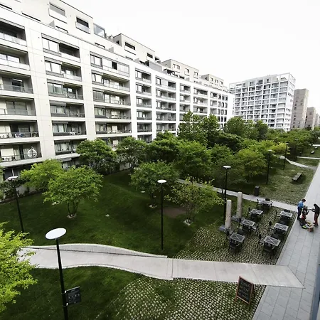 Апартаменти Cozy Urban - Balcony With Garden View Братислава