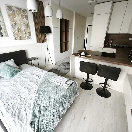 Cozy Urban - Balcony With Garden View Apartment *