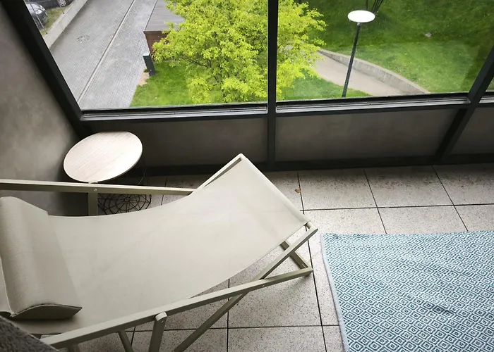 Cozy Urban - Balcony With Garden View * ブラチスラヴァ