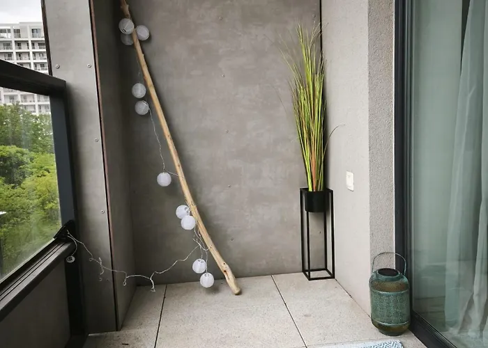 Cozy Urban - Balcony With Garden View ブラチスラヴァ