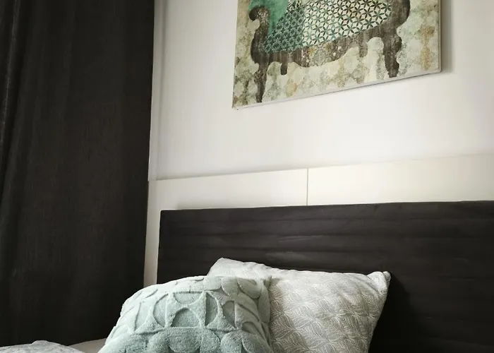 Cozy Urban - Balcony With Garden View Apartmán