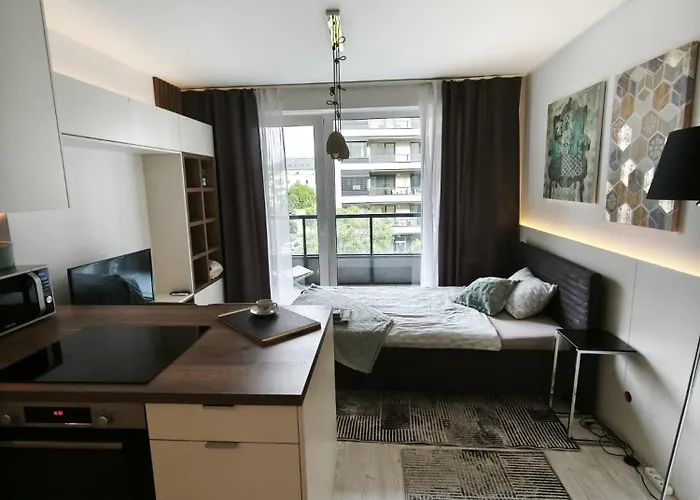 Cozy Urban - Balcony With Garden View *